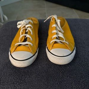 Converse Chuck Taylor Yellow Mule Women’s Size 7.5